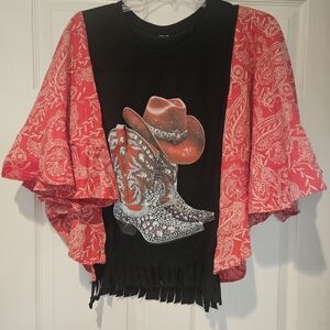 Women’s Short Sleeve Graphic Tee with Red Paisley Kimono